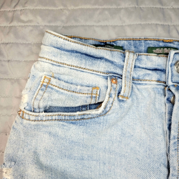 Women's Wild Fable, High Rise, Distressed, Light Wash Denim Pants, Size … - Picture 5 of 16